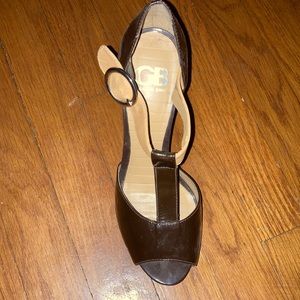 Gianni Bini patent leather heel.